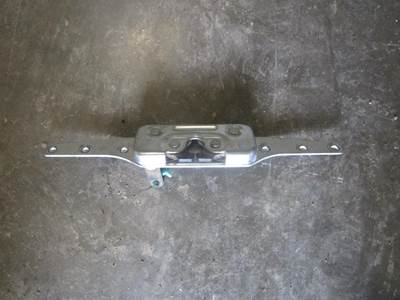 USED FREIGHTLINER DRIVER SIDE DOOR LATCH. 
P/N: A-1827783-000
