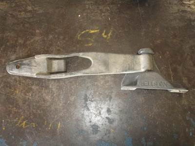 USED FREIGHTLINER HOOD LATCH P/N:4801165