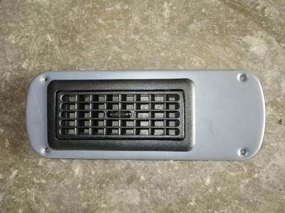 USED FREIGHTLINER DASH VENT FOR A/C P/N: 22-46623-002