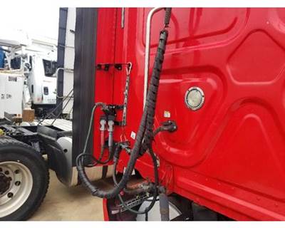 Used 2012 Freightliner Cascadia 125 Straight Air Hose Set and Trailer ABS Cable