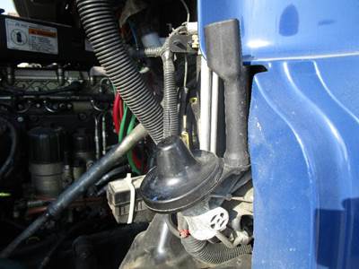 Freightliner Cascadia Left for a Freightliner CASCADIA 125