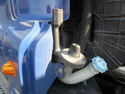 Freightliner Cascadia Right for a Freightliner CASCADIA 125