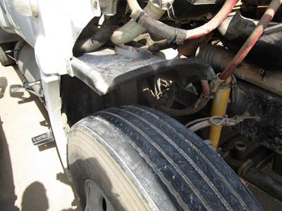 Freightliner Cascadia Right for a Freightliner CASCADIA 125