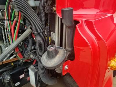 Freightliner Cascadia Left for a Freightliner CASCADIA 125