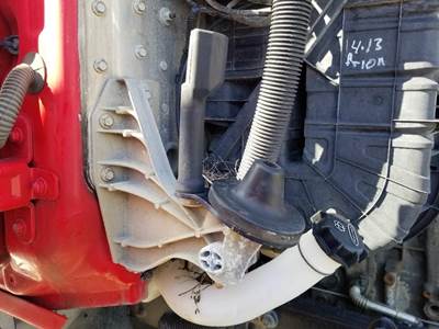 Freightliner Cascadia Right for a Freightliner CASCADIA 125