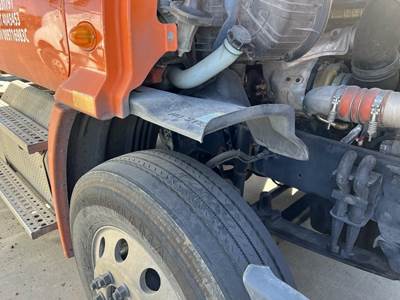 Freightliner Cascadia Right for a Freightliner CASCADIA 113BBC