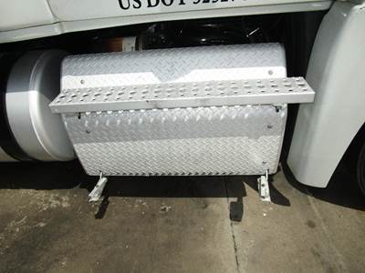 Freightliner Cascadia Right for a Freightliner CASCADIA 125