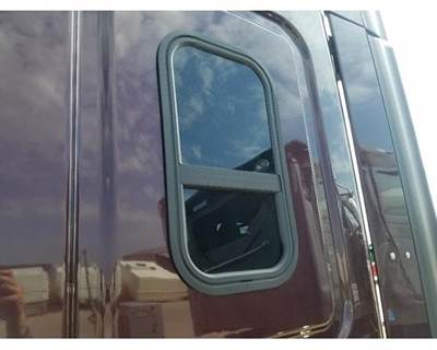 Used 2010 Freightliner Cascadia 125 Left Sleeper Window