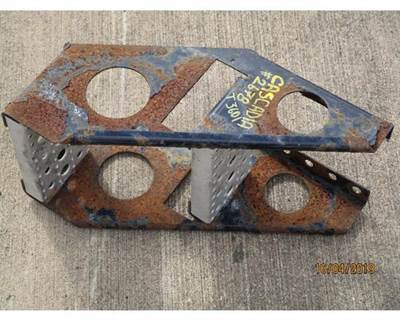 Used Freightliner Cascadia Frame Mounted Steps