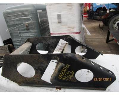 Used Freightliner Cascadia Frame Mounted Steps