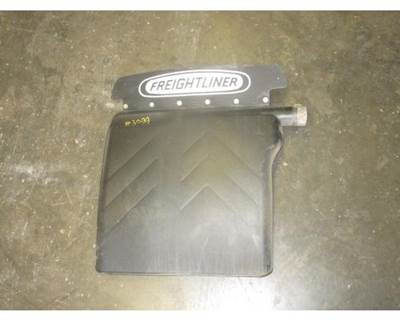 Used 2014 Freightliner Cascadia Right Black Plastic Quarter Fender, Part # 22-58857-001