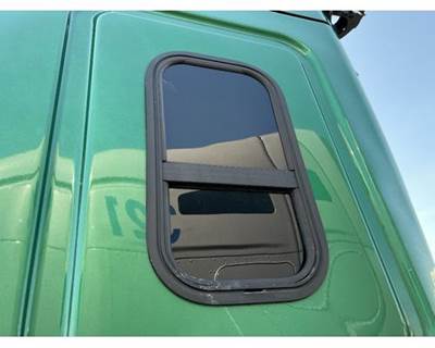 2016 Freightliner Cascadia 125 Sleeper Window