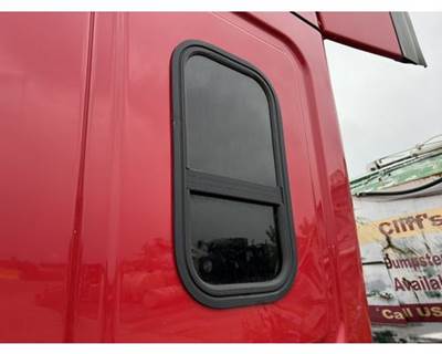 Used 2016 Freightliner Cascadia 125 Rear Sleeper Window