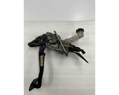 Freightliner Cascadia Hydraulic Clutch Pedal Assembly w/ Reservoir, Part # 9650012080
