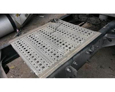 1997 Freightliner Century Class 112 Aluminum Step Plate 32.5" x 34.5"