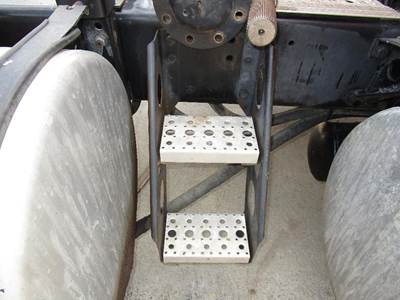 Freightliner Century Class Right for a Freightliner CENTURY CLASS 112