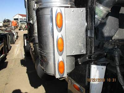 Freightliner Classic XL Right for a Freightliner FLD132 XL CLASSIC