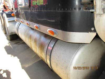 Freightliner Classic XL Right for a Freightliner FLD132 XL CLASSIC