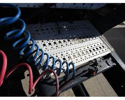 Used 2002 Freightliner Columbia 120 Quick Release Catwalk, 33 1/2" x 21"