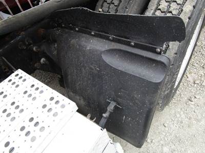 Freightliner Columbia Left for a Freightliner COLUMBIA 120