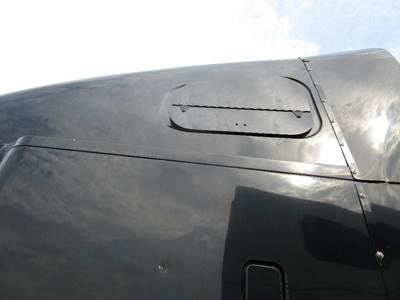 Freightliner Columbia Left for a Freightliner COLUMBIA 120