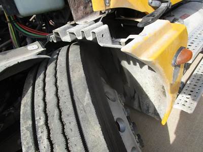 Freightliner Columbia Left for a Freightliner COLUMBIA 120