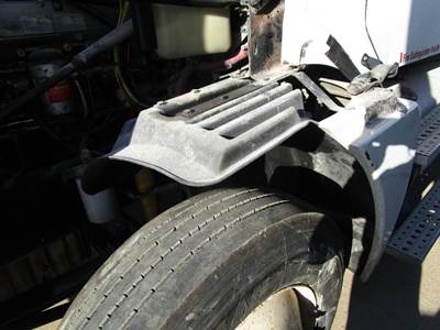 Freightliner Columbia Left for a Freightliner COLUMBIA 120