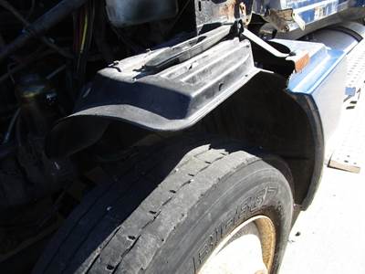 Freightliner Columbia Left for a Freightliner COLUMBIA 120