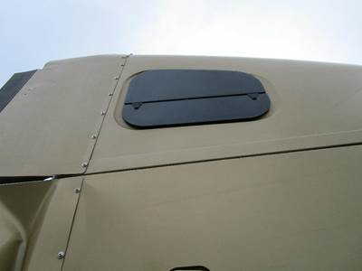 Freightliner Columbia Right for a Freightliner COLUMBIA 120