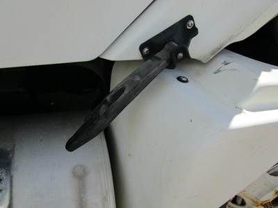 Freightliner Columbia Right for a Freightliner COLUMBIA 120