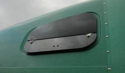 Freightliner Columbia Left for a Freightliner COLUMBIA 120