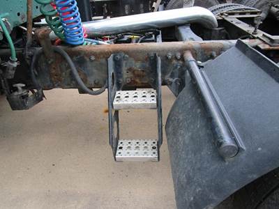 Freightliner Columbia Left for a Freightliner COLUMBIA 120