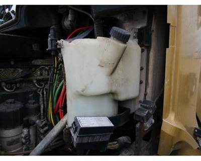 Used Freightliner Columbia Windshield Washer Fluid Reservoir for Columbia 120