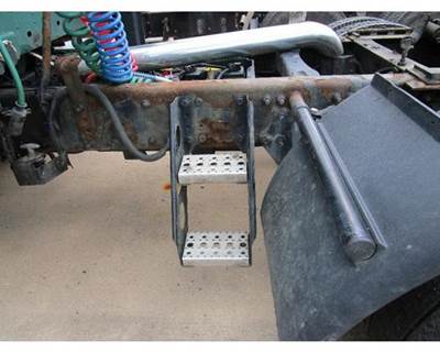 Used 2005 Freightliner Columbia Left Frame Mounted Step, Fits Columbia 120