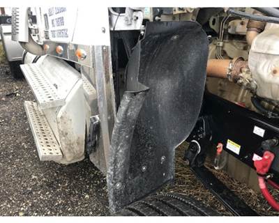Used 2016 Freightliner Coronado Right Inner Fender