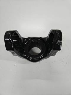 USED FULLER 9 SERIES 1760 FULL ROUND TRANSMISSION YOKE