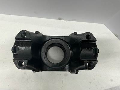 Used Fuller 9 series 25RLS series transmission yoke.
P/N: 25WYS45