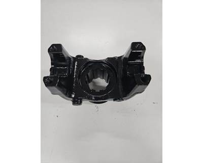 USED FULLER 7 SERIES 1810 SERIES TRANSMISSION YOKE