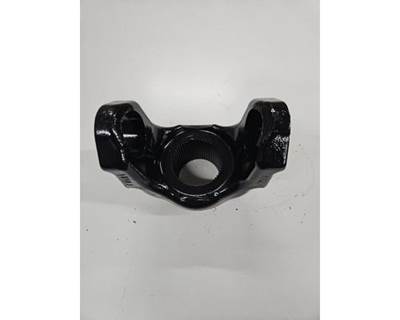 USED FULLER 9 SERIES 1760 FULL ROUND TRANSMISSION YOKE