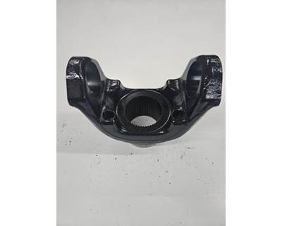 USED FULLER 9 SERIES 1760 SERIES FULL ROUND TRANSMISSION YOKE