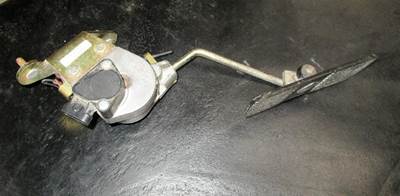 USED INTERNATIONAL 4700/4900 ACCELERATOR PEDAL