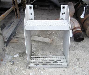 USED INTERNATIONAL FRAME STEPS. 
APPROX.15 INCHES WIDE BY 20 INCHES TALL