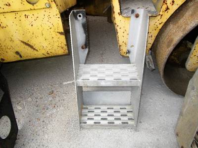 USED INTERNATIONAL FRAME STEPS. 
APPROX.12 INCHES WIDE BY 22 INCHES TALL