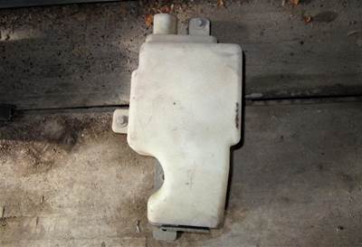 USED INTERNATIONAL WASHER FLUID RESERVOIR