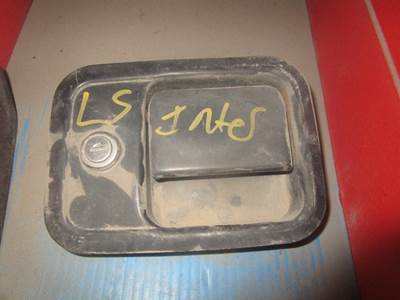 USE INTERNATIONAL DRIVER SIDE EXTERIOR DOOR HANDLE