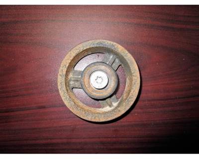 USED INTERNATIONAL PULLEY. 
P/N: 1822647C2