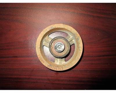 USED INTERNATIONAL PULLEY. 
P/N: 1822647C2
