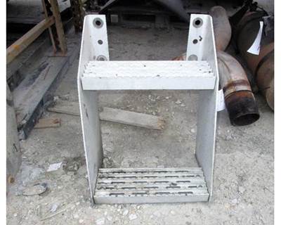 USED INTERNATIONAL FRAME STEPS. 
APPROX.15 INCHES WIDE BY 20 INCHES TALL
