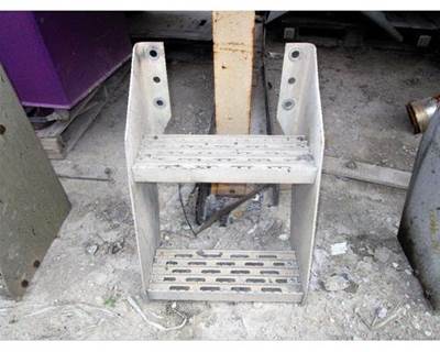 USED INTERNATIONAL FRAME STEPS. 
APPROX.15 INCHES WIDE BY 20 INCHES TALL