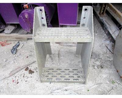 USED INTERNATIONAL FRAME STEPS. 
APPROX.15 INCHES WIDE BY 20 INCHES TALL